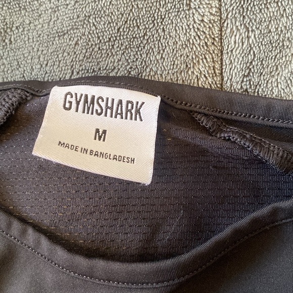 GYMSHARK - long sleeve cropped fitted compression top - Picture 2 of 3